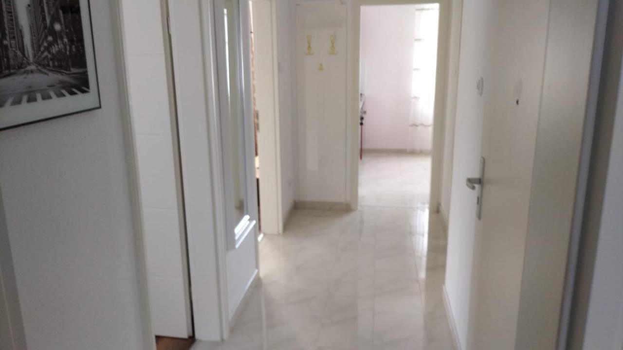 Leon Apartment เทตต์นัง ภายนอก รูปภาพ